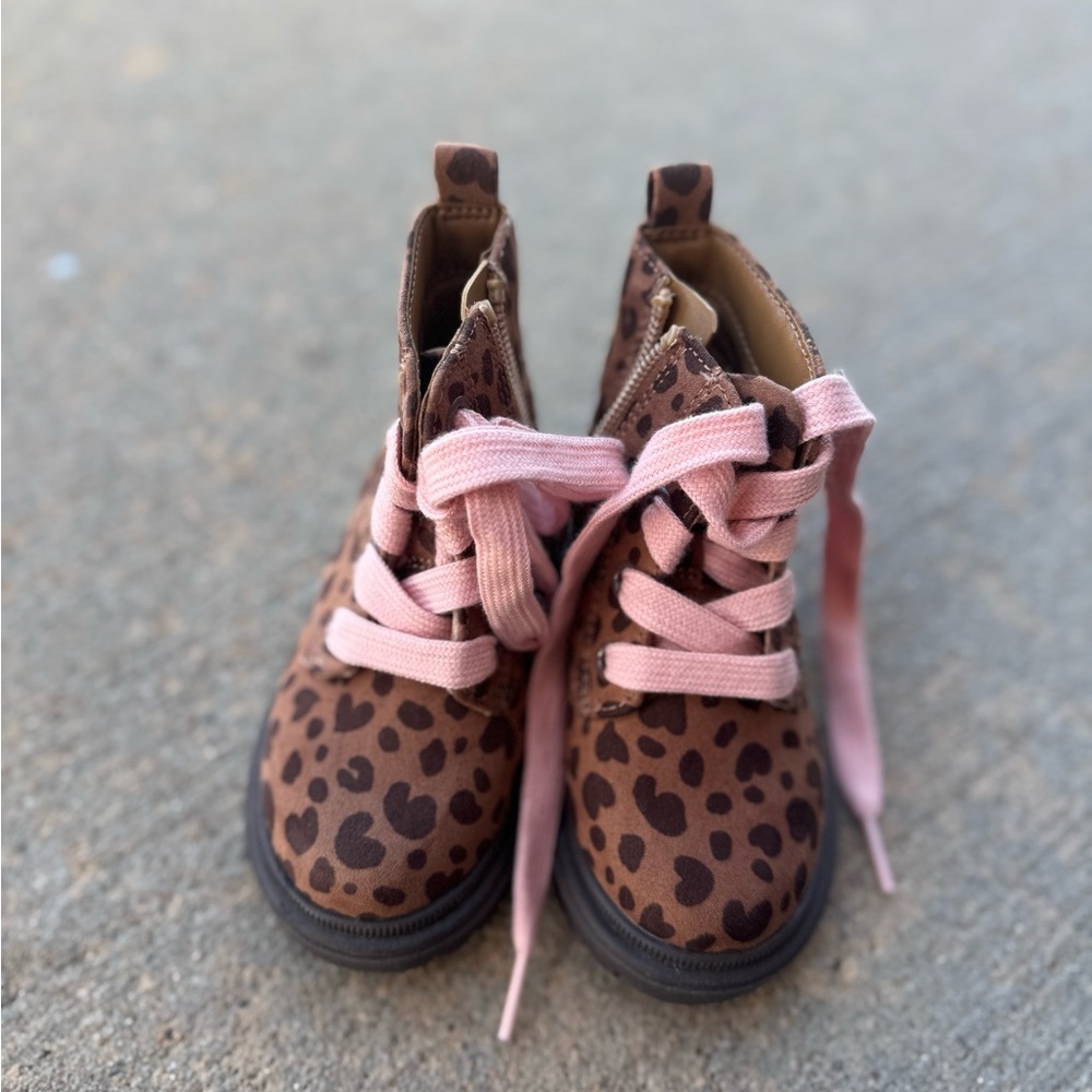 Leopard Print Toddler Size 6 Boots with Pink Laces